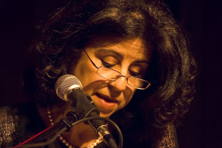 للروائية المصرية اهداف سويف