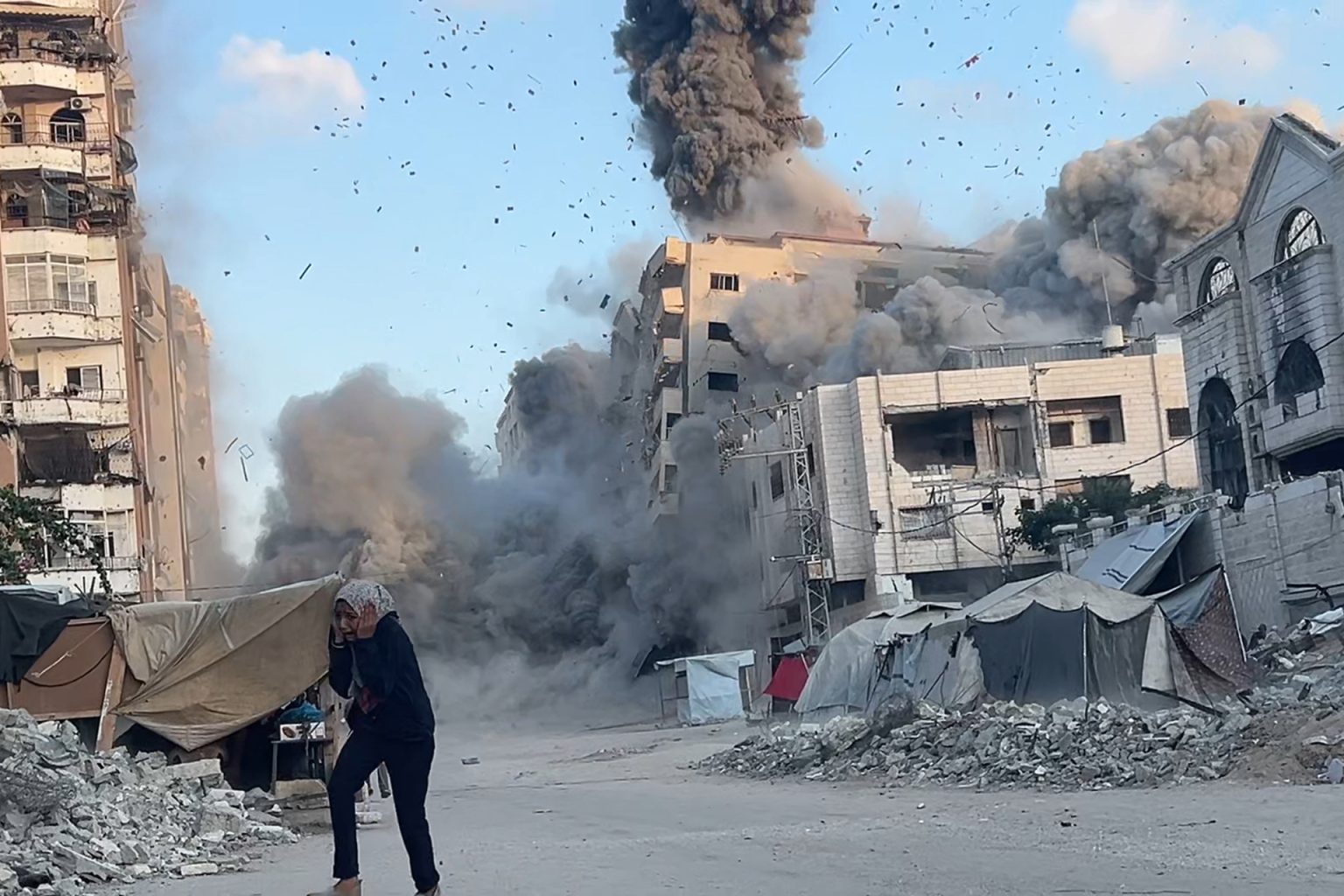 غزة بين نار القنابل واستحالة النزوح