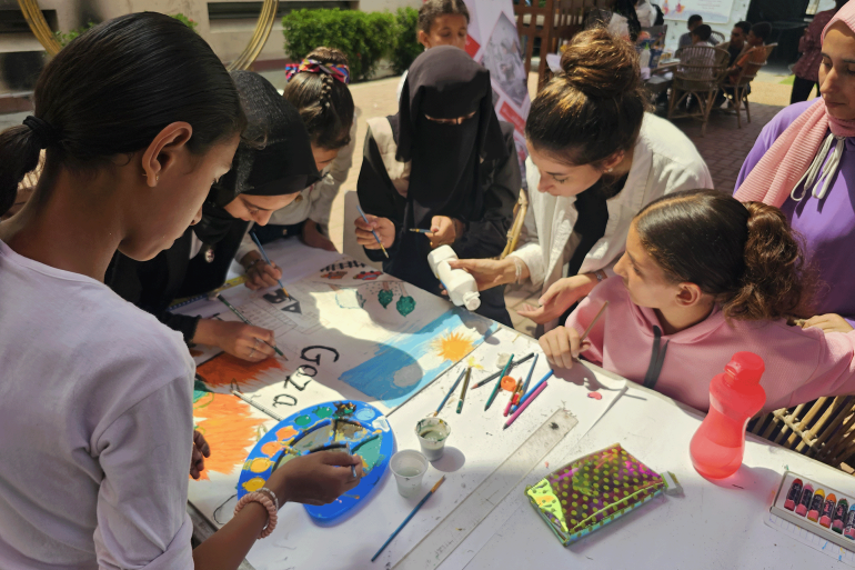 غوث غزة.. مشروع إنساني شامل يجمع بين الغذاء والمأوى والدعم النفسي لأطفال غزة الجزيرة نت