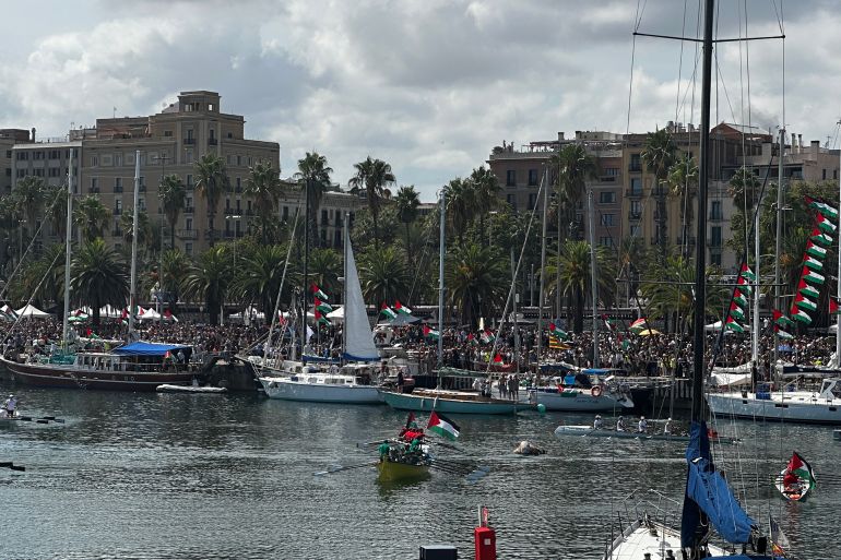 وداع كرنفالي عالمي لأسطول الصمود