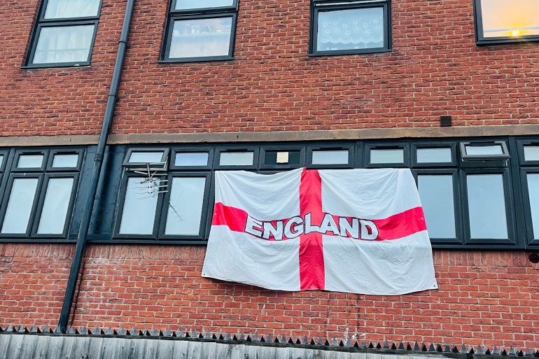 ارتفاع منسوب خطابات الهوية في الشارع البريطاني بسبب الاستقطاب السياسي الحاد بشأن أزمة الهجرة