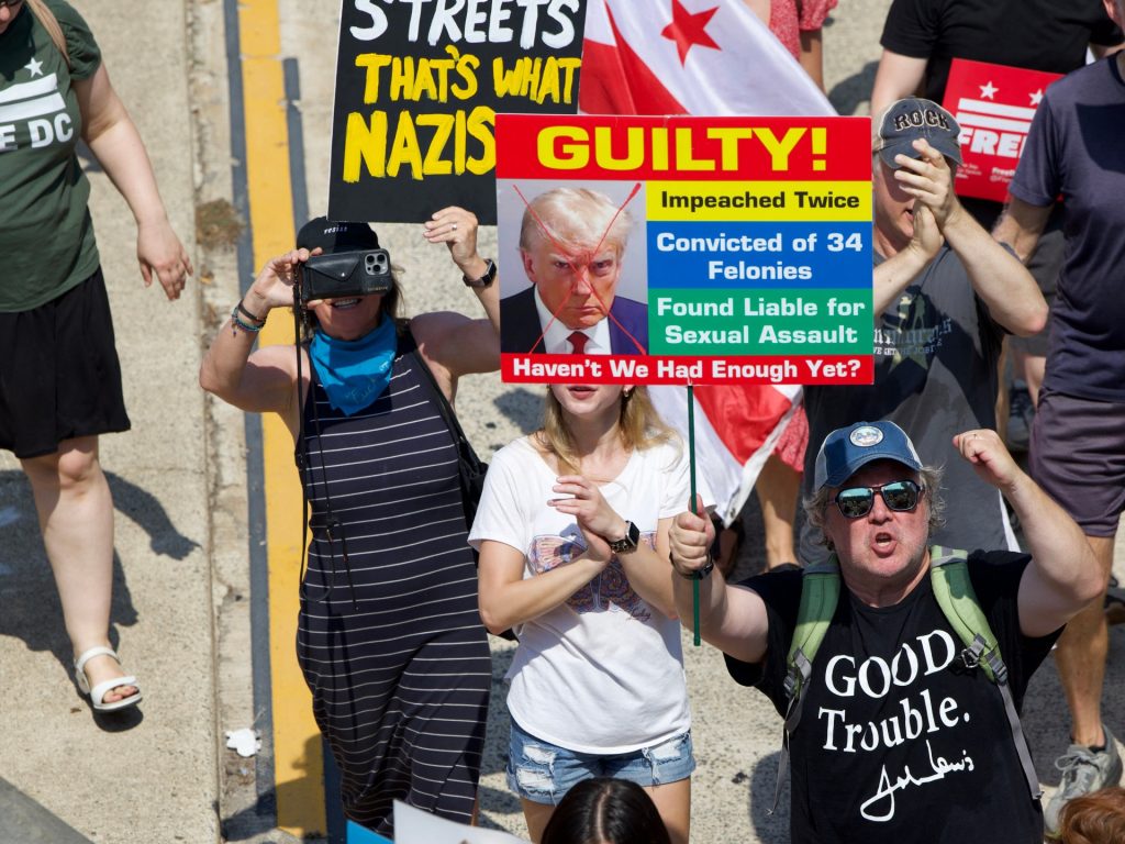 تظاهرات حاشدة في واشنطن ضد نشر ترامب الحرس الوطني