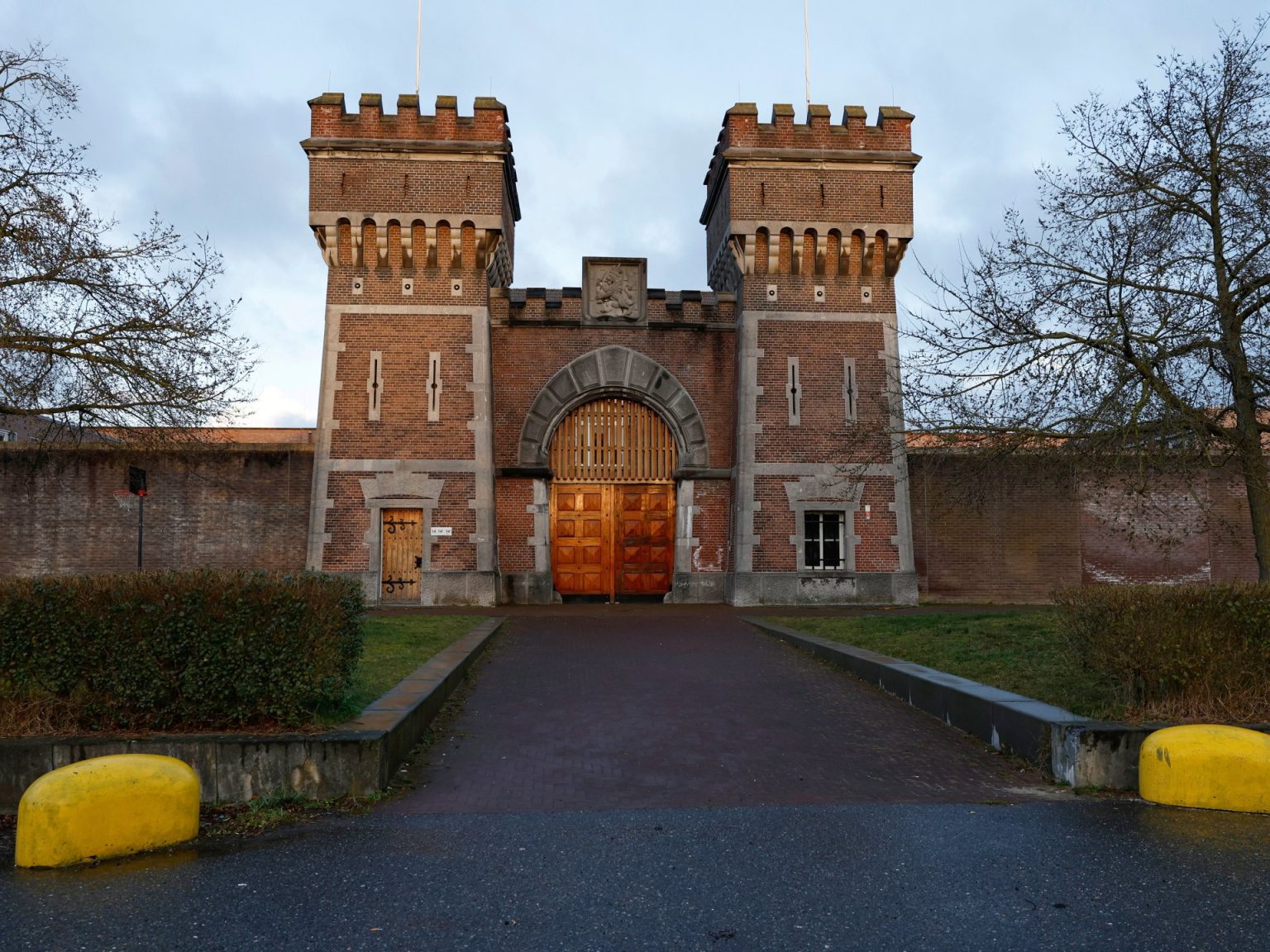 مركز احتجاز الأمم المتحدة.. حيث يقبع قادة متهمون بجرائم ضد الإنسانية