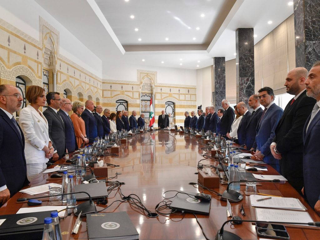 لماذا أقرت الحكومة اللبنانية خطة سرية وبلا جدول زمني لحصر السلاح؟