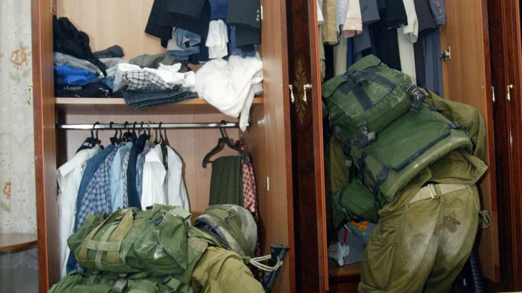 شهيد في نابلس والاحتلال يهدم منازل ويصادر أراضي بالضفة