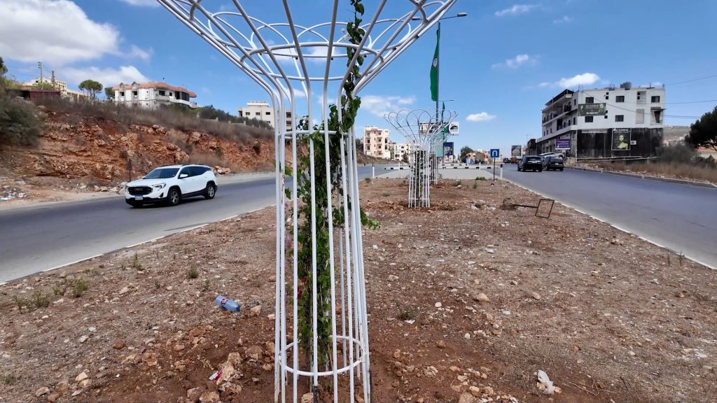 من بين الركام.. الحدائق العامة تنبض بالأمل بالجنوب اللبناني