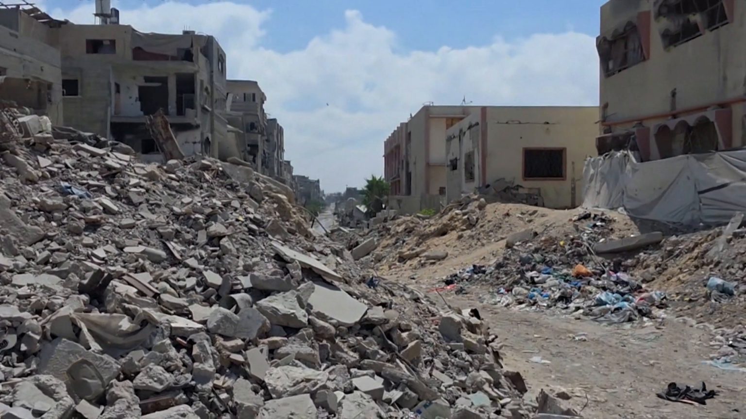 شهداء في غارات متواصلة على مناطق عدة في قطاع غزة