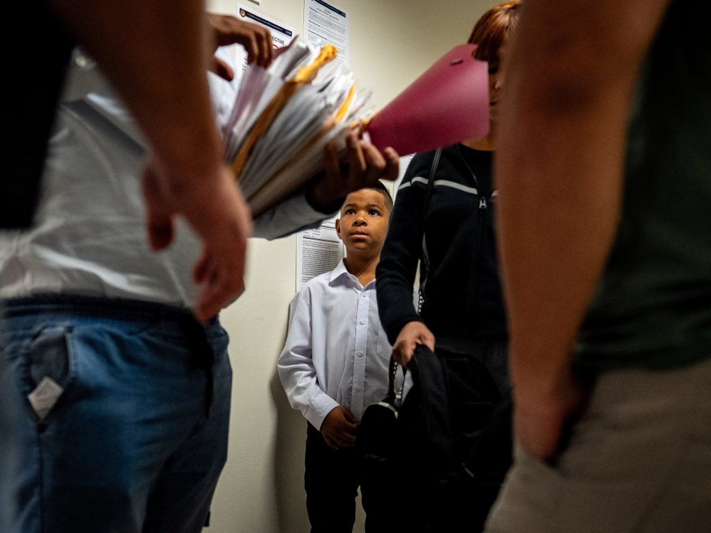 قاضية أميركية توقف ترحيل أطفال مهاجرين لا أقارب معهم