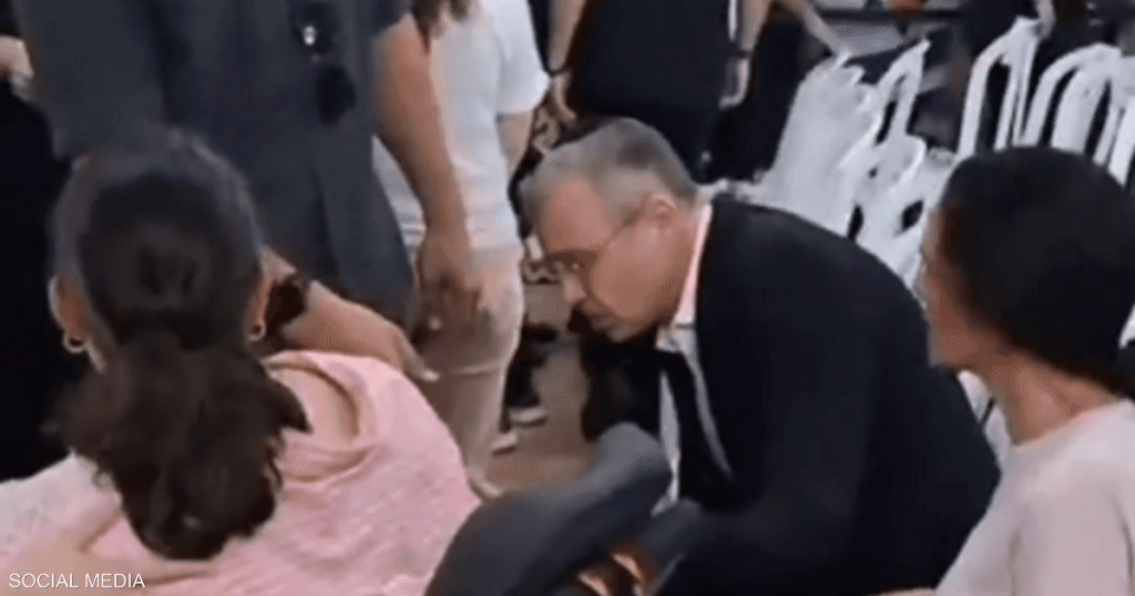 فيديو.. “توبيخ” وزير العدل الإسرائيلي في جنازة رهينة