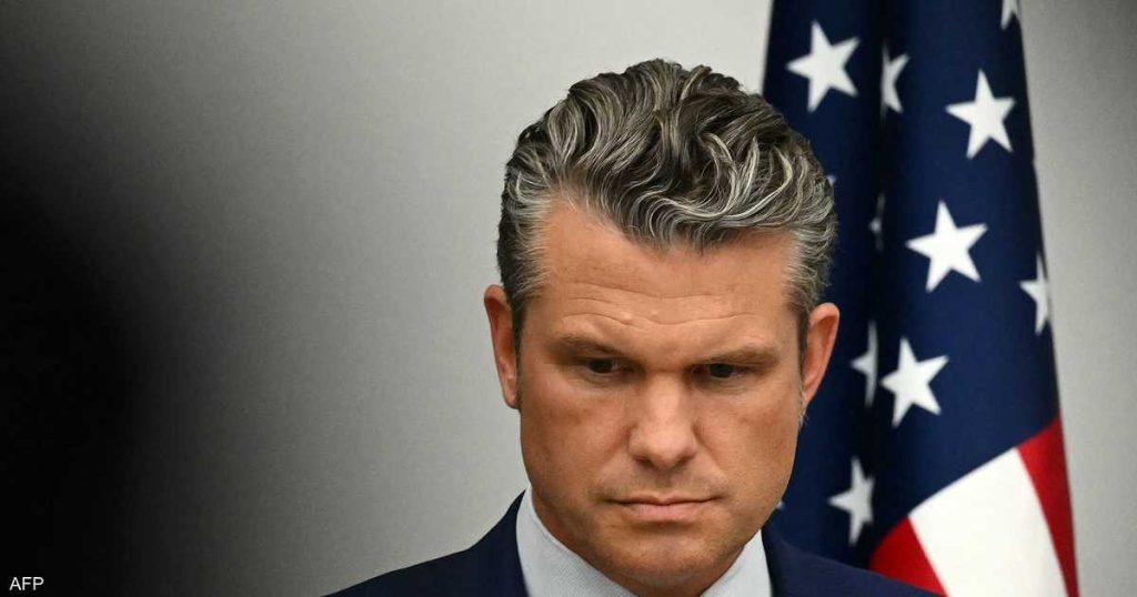 هبوط اضطراري لطائرة وزير الدفاع الأميركي في بريطانيا