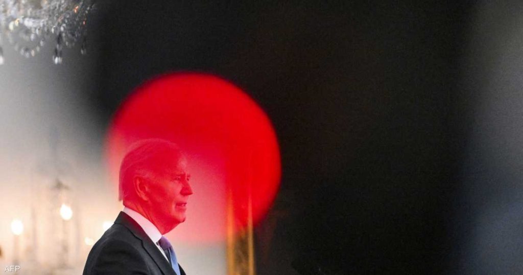 بايدن يتحدث عن “أيام ترامب الحالكة”.. ويدعو للتفاؤل