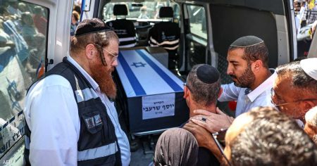 إسرائيل تتسلم رفات رهينة من الصليب الأحمر في غزة