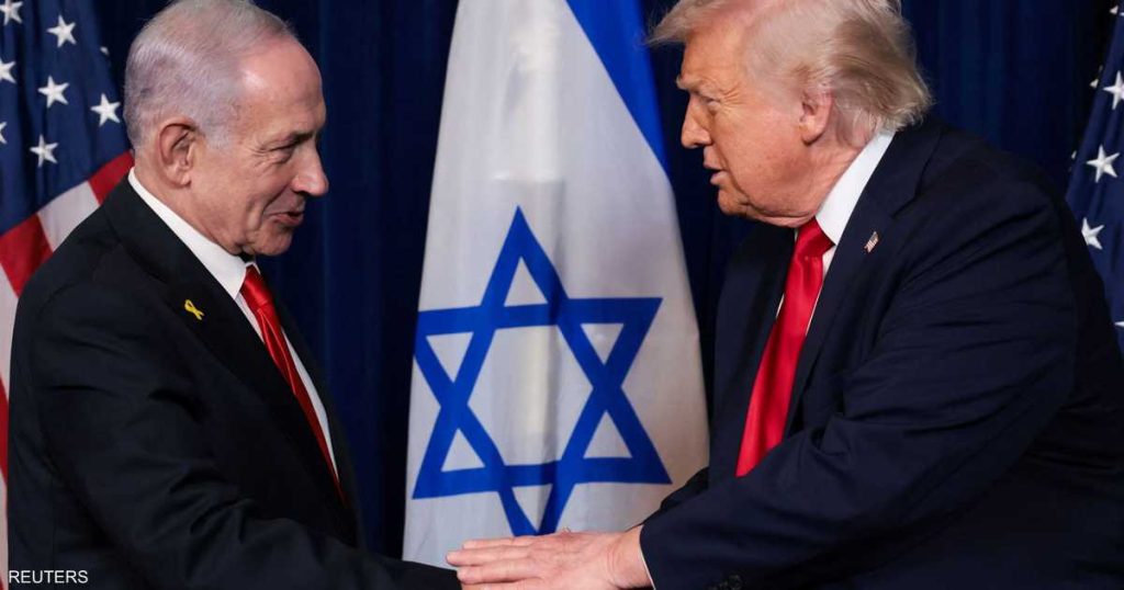 ترامب يحذر حماس ويؤكد “التزام إسرائيل بخطة غزة”