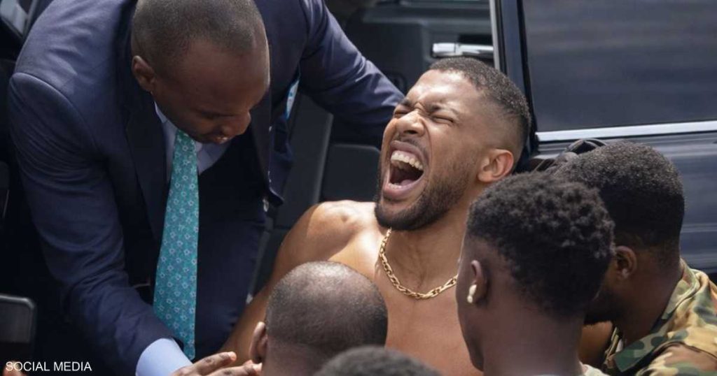 فيديو.. إصابة جوشوا بطل العالم السابق في الملاكمة بحادث مروع