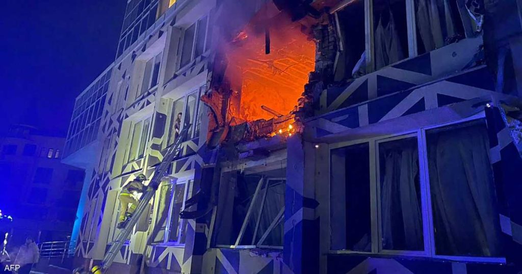 هجمات روسية بالمسيرات على كييف تسفر عن قتلى وجرحى وحرائق