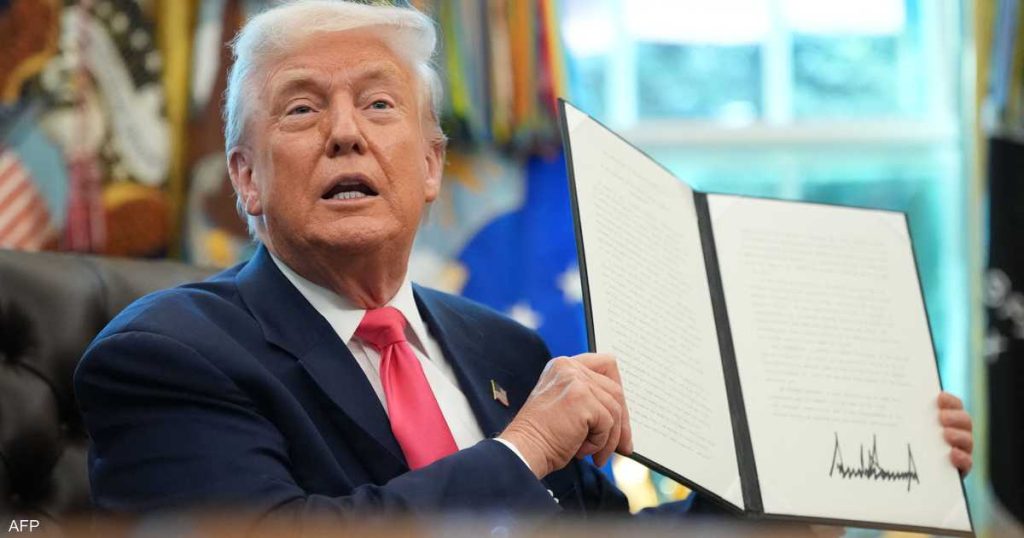 في عام واحد فقط.. ترامب يسجل أعلى وتيرة أوامر منذ عهد روزفلت