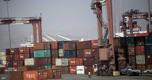 مصر تتابع أوضاع مواطنين على متن سفينة محتجزة في إيران