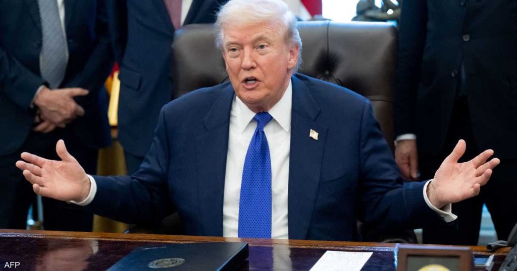 ترامب: نجري محادثات مع إيران.. ولدينا سفن متجهة إلى المنطقة