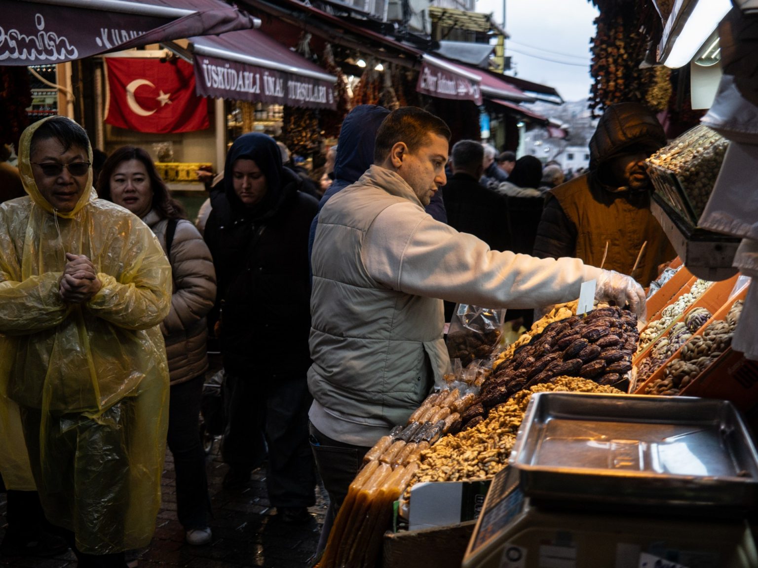 تركيا تطلق حملة لخفض أسعار السلع في رمضان