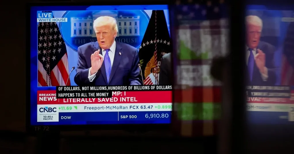 ترمب يعلن رفع الرسوم الجمركية العالمية من 10% إلى 15%