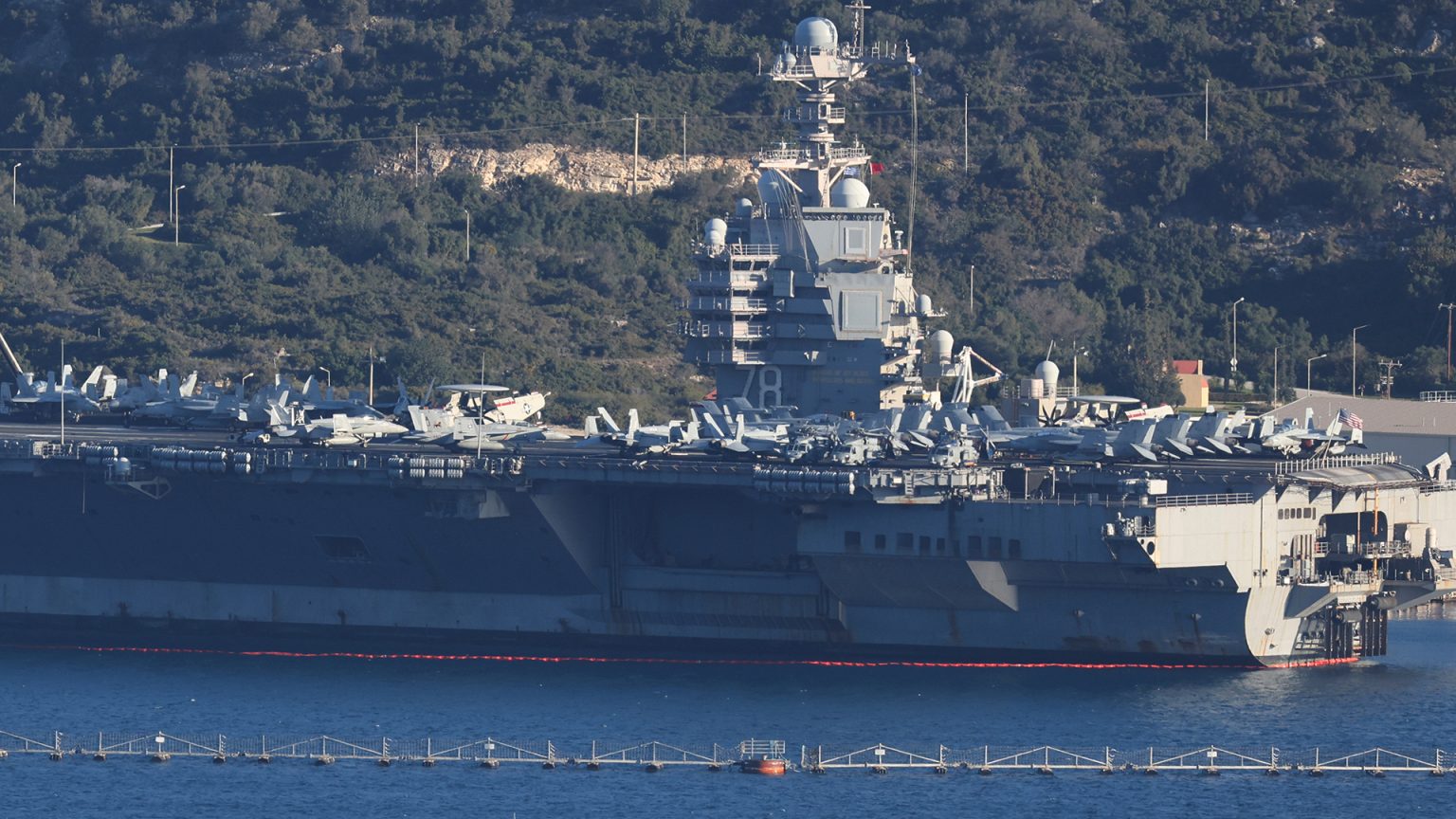 أضخم سفينة حربية قرب حيفا.. هل حانت ساعة “عقيدة بيغن” في مواجهة إيران؟
