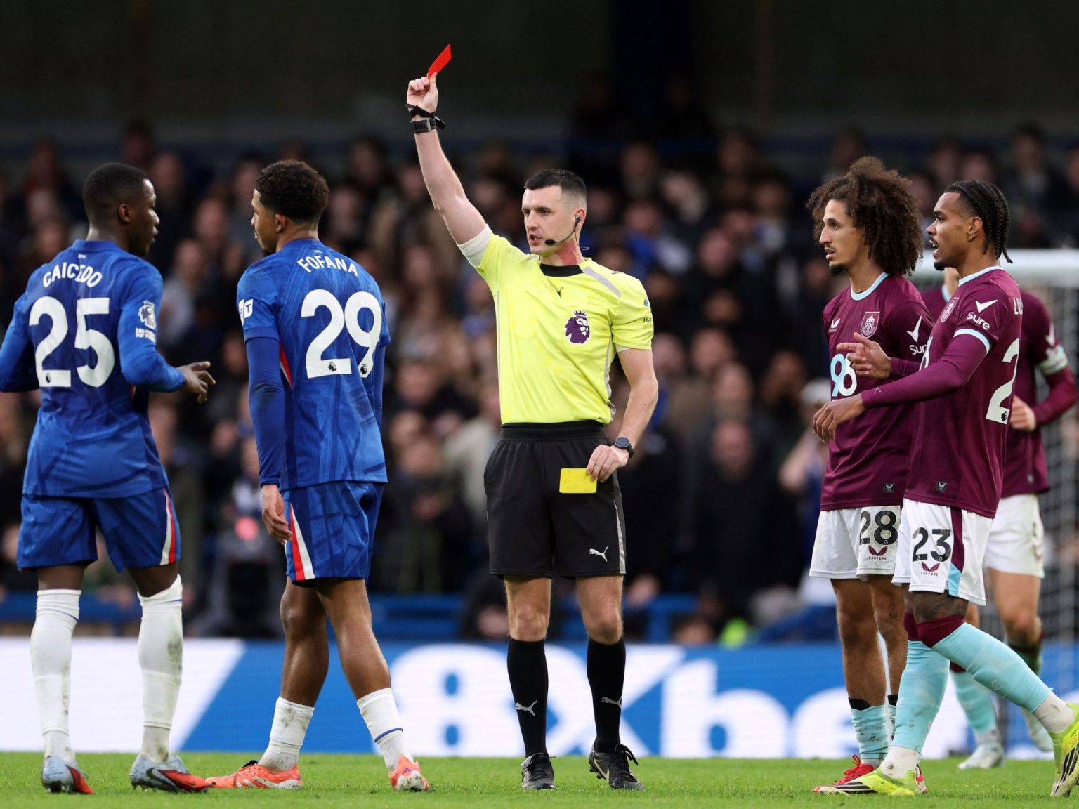 الاتحاد الفرنسي يدعم ويسلي فوفانا بعد تعرضه لإساءات عنصرية